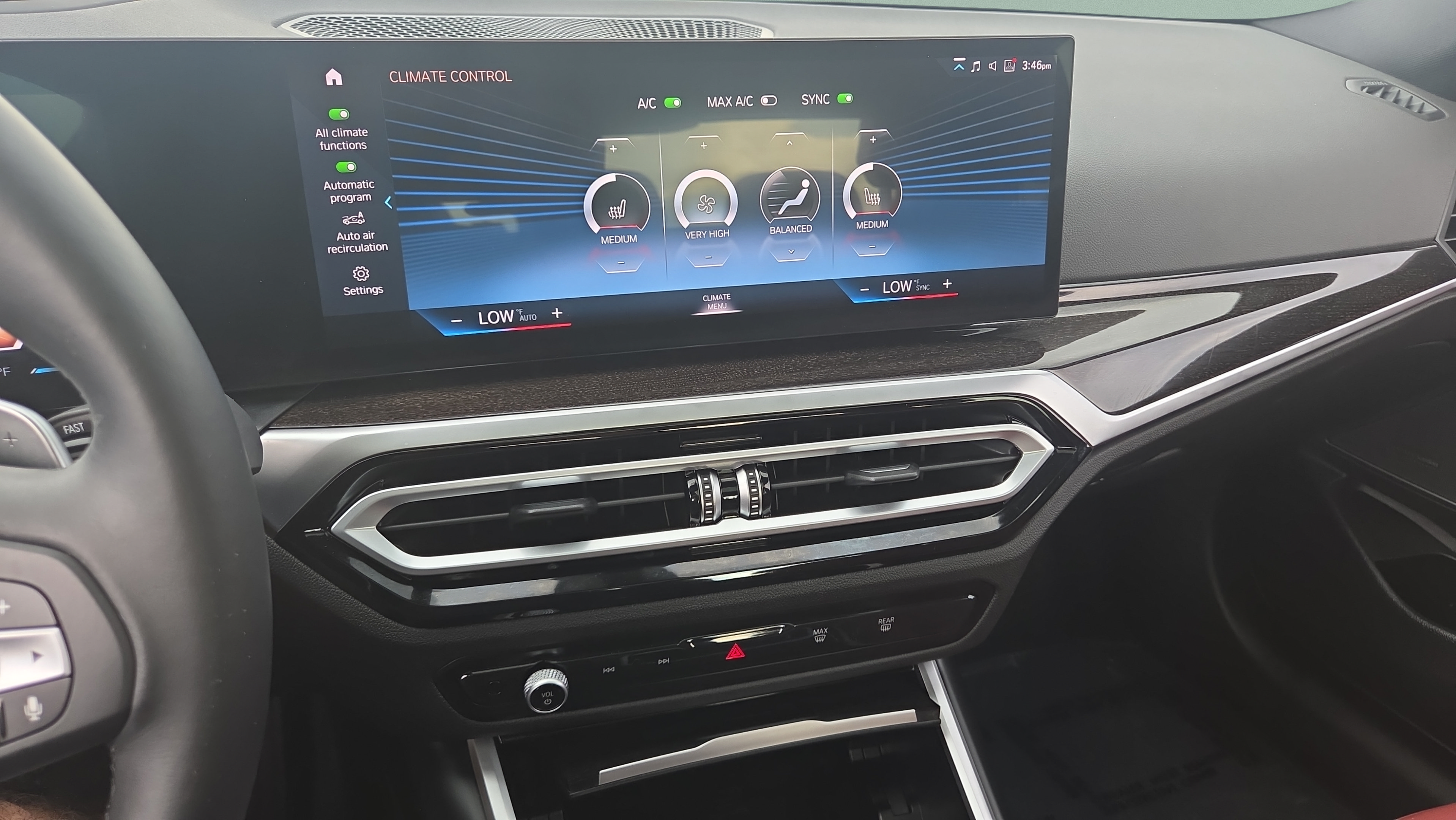 Certified 2024 BMW 330i Sedan w/ Premium Package RWD image 29