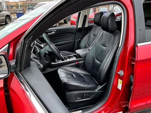 Used 2020 Ford Edge Titanium image 18