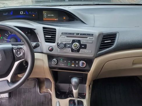Used 2012 Honda Civic LX image 4