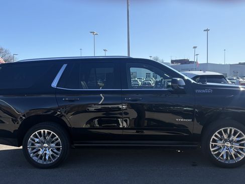 Used 2023 Chevrolet Tahoe High Country image 11