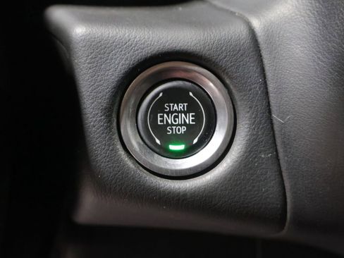 Used 2021 Chevrolet Suburban Z71 w/ Z71 Signature Package AWD/4WD image 31