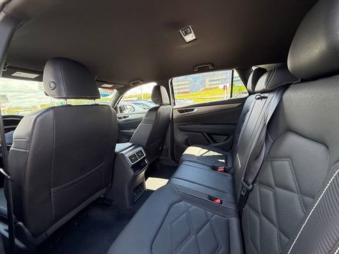 Used 2025 Volkswagen Atlas Cross Sport SE AWD/4WD image 27