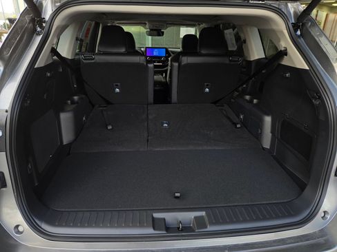 Certified 2026 Toyota Highlander Limited AWD/4WD image 26