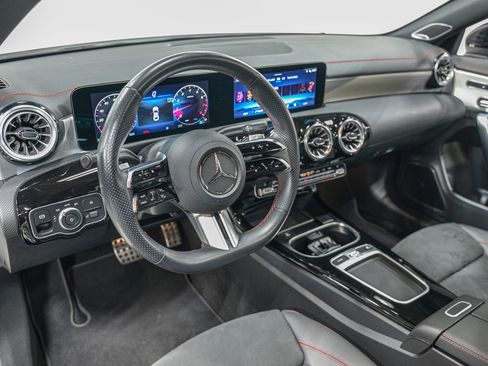 Used 2025 Mercedes-Benz CLA 250 4MATIC image 14