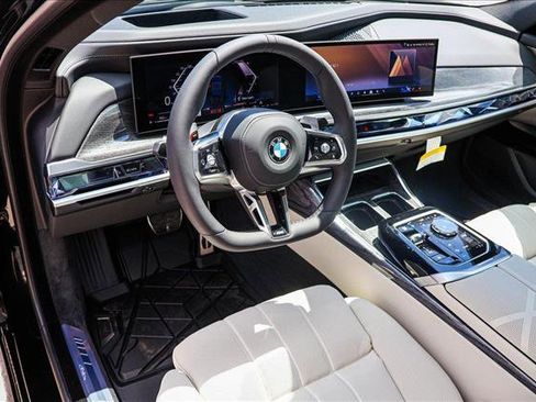 New 2025 BMW 760i xDrive image 10