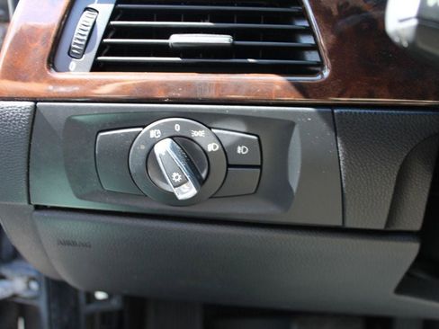 Used 2011 BMW 335i Convertible RWD image 22