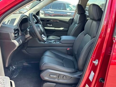 New 2025 Honda Pilot Touring image 9