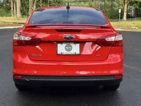 Used 2013 Ford Focus SE FWD image 4