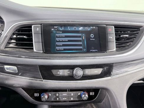 Used 2019 Buick Enclave Essence image 20