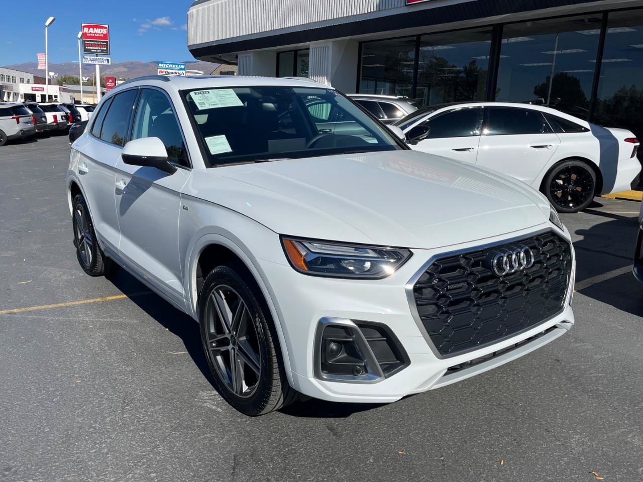 Used 2024 Audi Q5 e Premium w/ Convenience Package AWD/4WD image 2