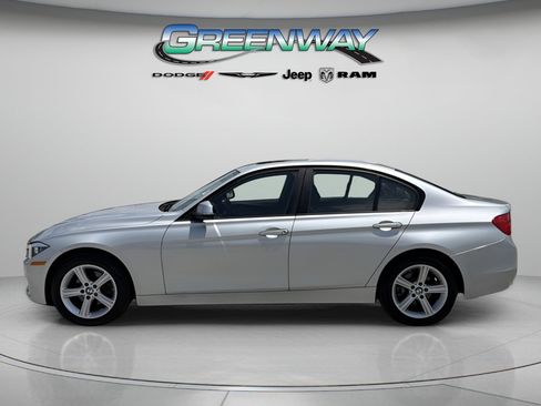 Used 2015 BMW 328i xDrive Sedan AWD/4WD image 2