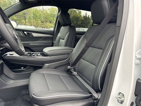 New 2026 Buick Enclave Preferred image 11