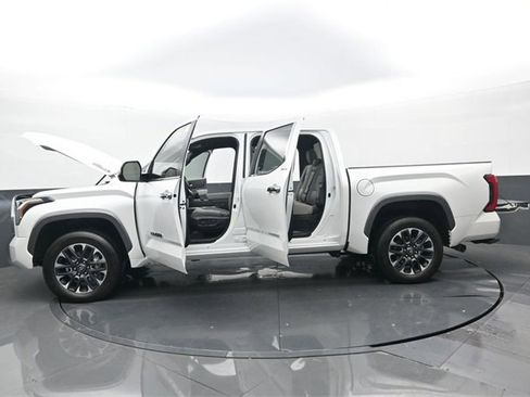Used 2025 Toyota Tundra Limited image 32