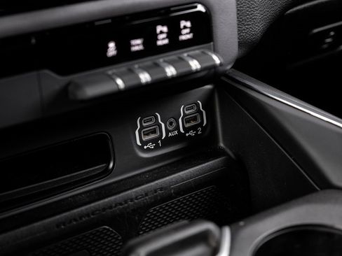 Used 2021 RAM 1500 Laramie image 36