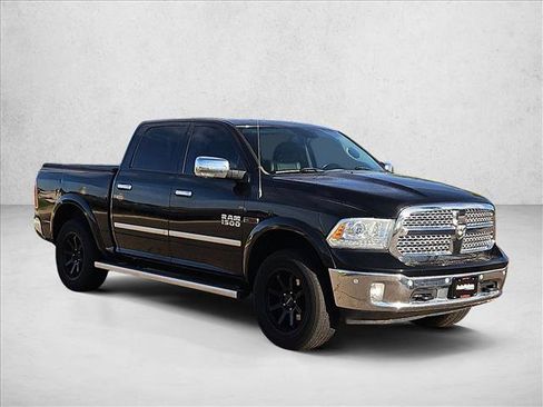 Used 2018 RAM 1500 Laramie w/ Convenience Group AWD/4WD image 3