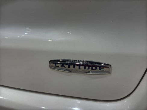 Used 2019 Jeep Compass Latitude image 43