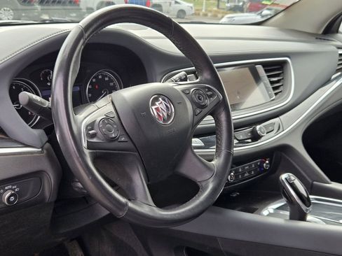 Used 2020 Buick Enclave Premium image 3