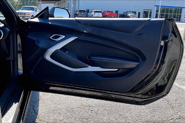 Used 2022 Chevrolet Camaro LT RWD image 27