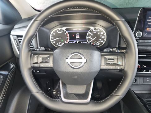 Used 2025 Nissan Rogue SV image 22