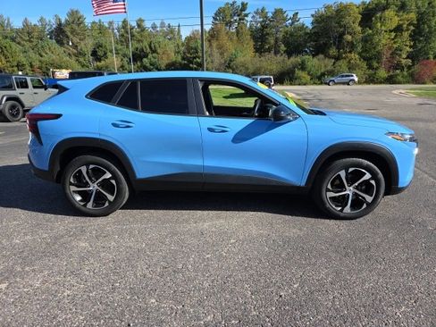 Used 2024 Chevrolet Trax RS w/ Sunroof Package image 24