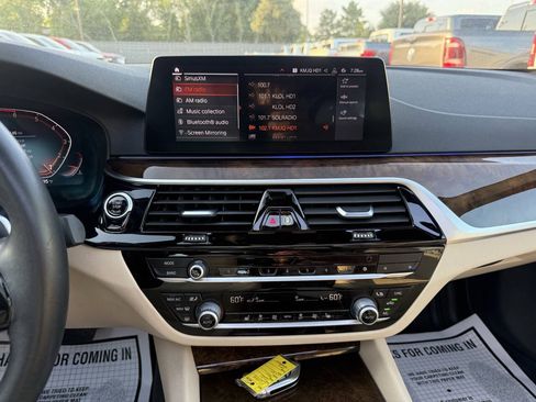 Used 2020 BMW 530i w/ Convenience Package RWD image 24