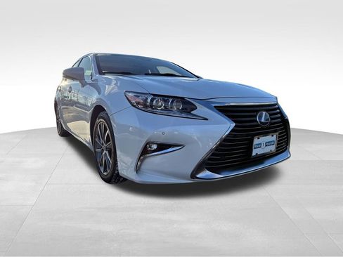 Used 2018 Lexus ES 300h image 1