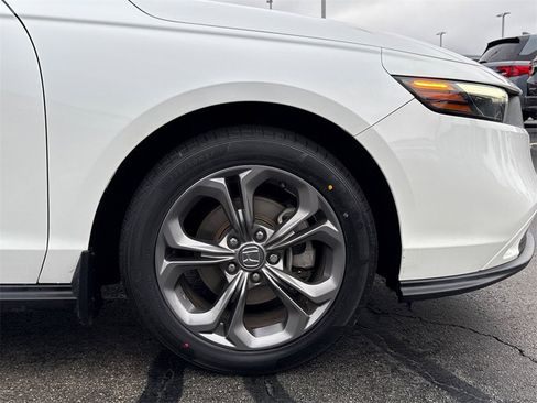 Certified 2023 Honda Accord EX image 13