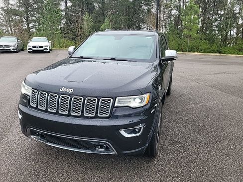 Used 2018 Jeep Grand Cherokee Overland w/ Trailer Tow Group IV image 2