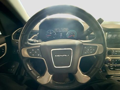 Used 2018 GMC Yukon XL Denali w/ Denali Ultimate Package AWD/4WD image 12