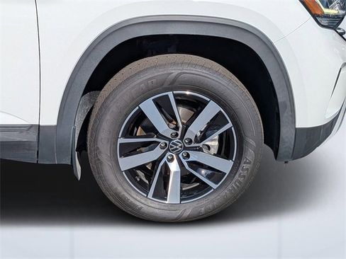 Used 2021 Volkswagen Atlas SE image 11