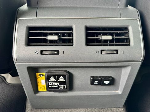 Used 2024 INEOS Grenadier Fieldmaster Edition image 19