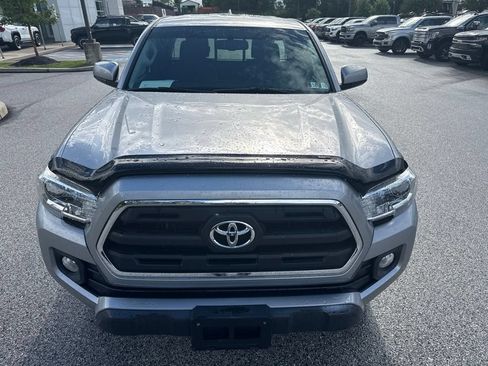 Used 2017 Toyota Tacoma SR5 w/ Tow Package AWD/4WD image 10