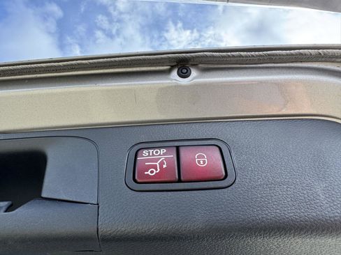 Used 2022 Mercedes-Benz GLC 300 image 23