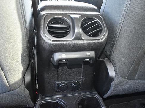 Used 2020 Jeep Gladiator Sport w/ Quick Order Package 24S image 17