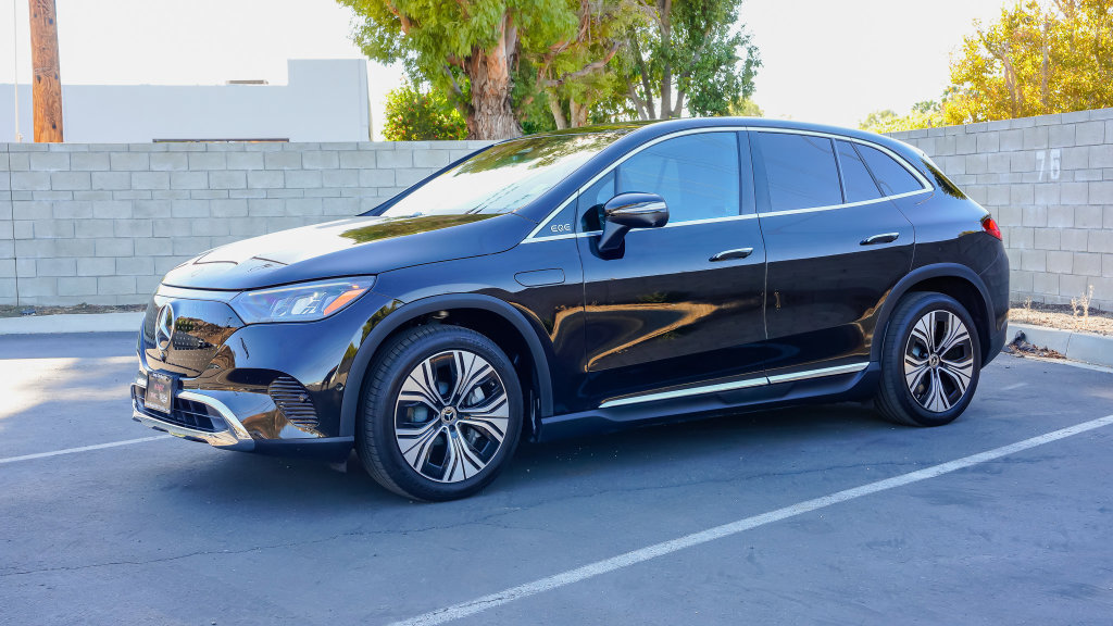 Used 2025 Mercedes-Benz EQE 350+ SUV image 3