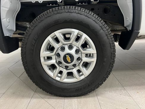 Used 2025 Chevrolet Silverado 2500 LT w/ Convenience Package image 57