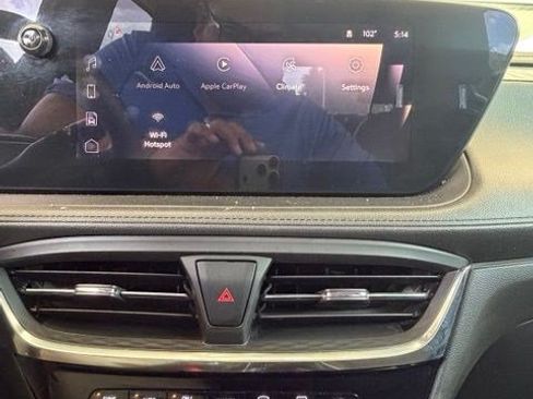 Used 2024 Buick Encore GX Avenir w/ Avenir Convenience Package FWD image 7