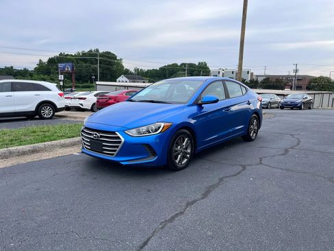 Used 2017 Hyundai Elantra SE FWD image 3