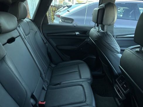 Used 2018 Audi SQ5 Prestige w/ Prestige Package image 9