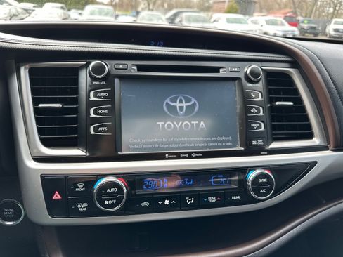 Used 2016 Toyota Highlander XLE image 31