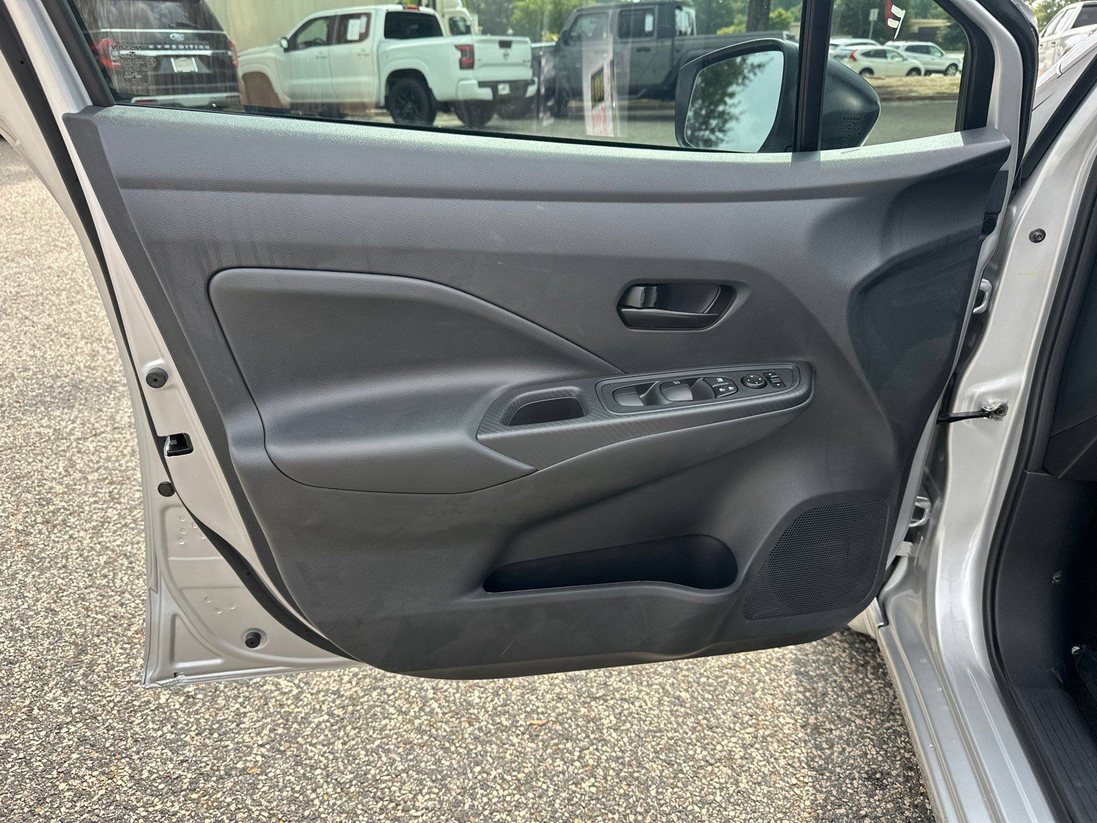 Used 2025 Nissan Versa S w/ S Plus Package FWD image 10