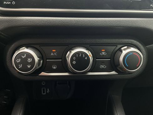 Used 2020 Nissan Versa S FWD image 24