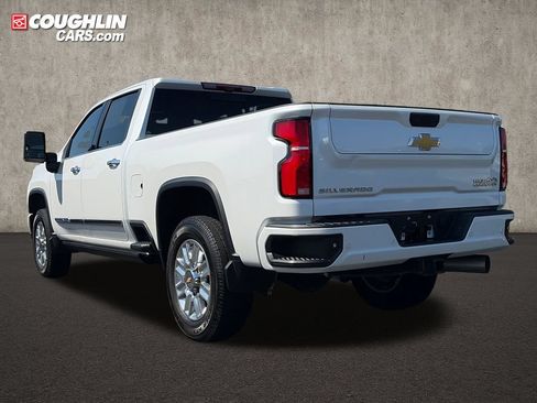 Used 2024 Chevrolet Silverado 3500 High Country w/ High Country Premium Package AWD/4WD image 6