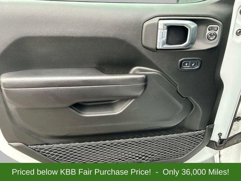 Used 2021 Jeep Gladiator Sport image 17