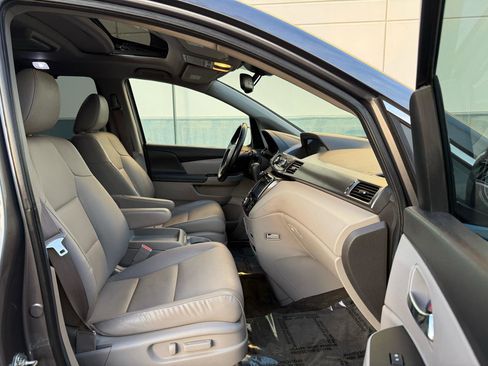 Used 2014 Honda Odyssey Touring image 25