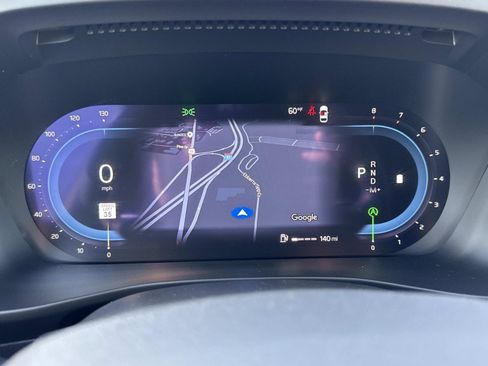 Used 2024 Volvo XC40 B5 Core image 11