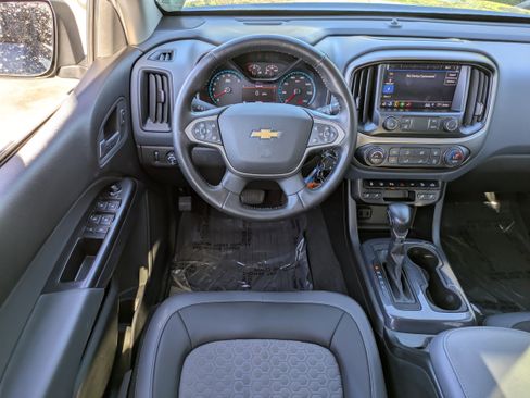 Used 2022 Chevrolet Colorado Z71 w/ Safety Package image 17