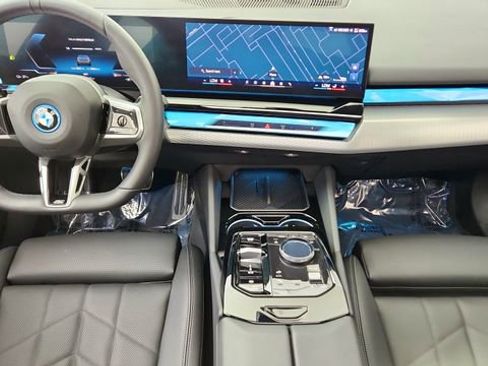 Used 2026 BMW i5 eDrive40 image 36