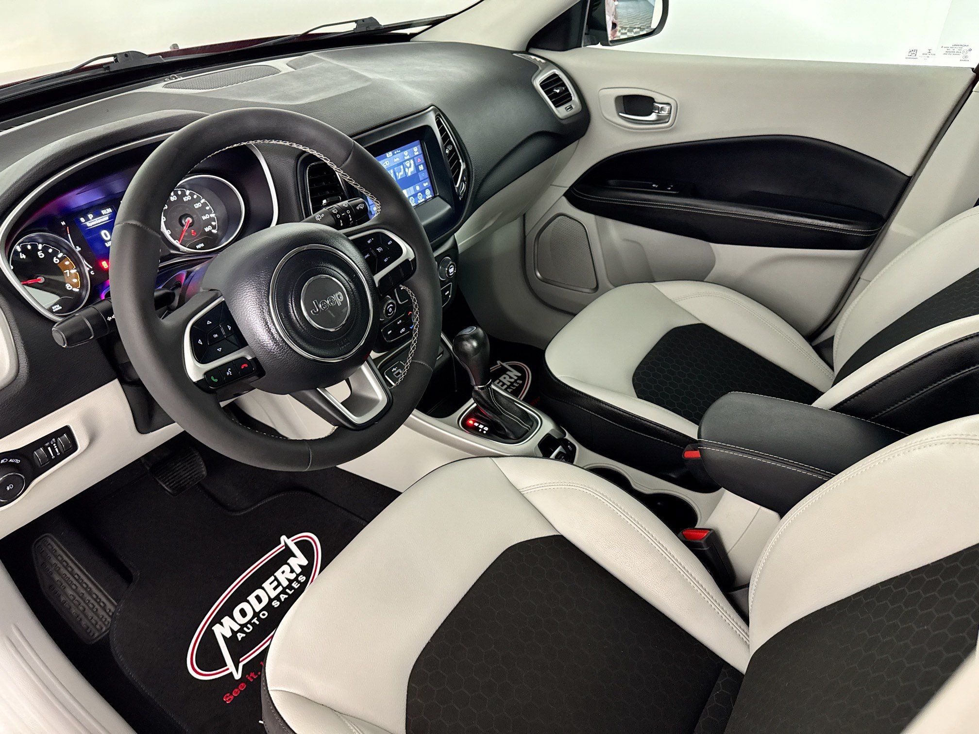 Used 2021 Jeep Compass Latitude FWD image 19