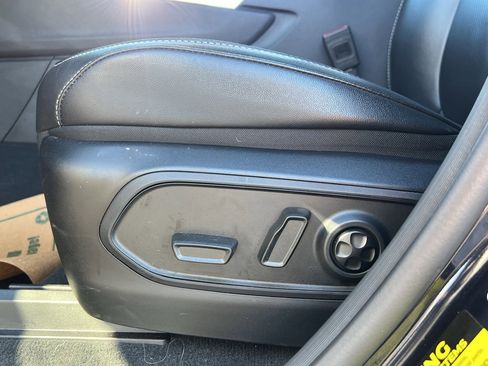 Used 2024 Jeep Grand Cherokee Limited w/ Luxury Tech Group II image 16